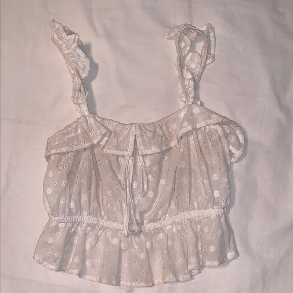 White ruffle crop